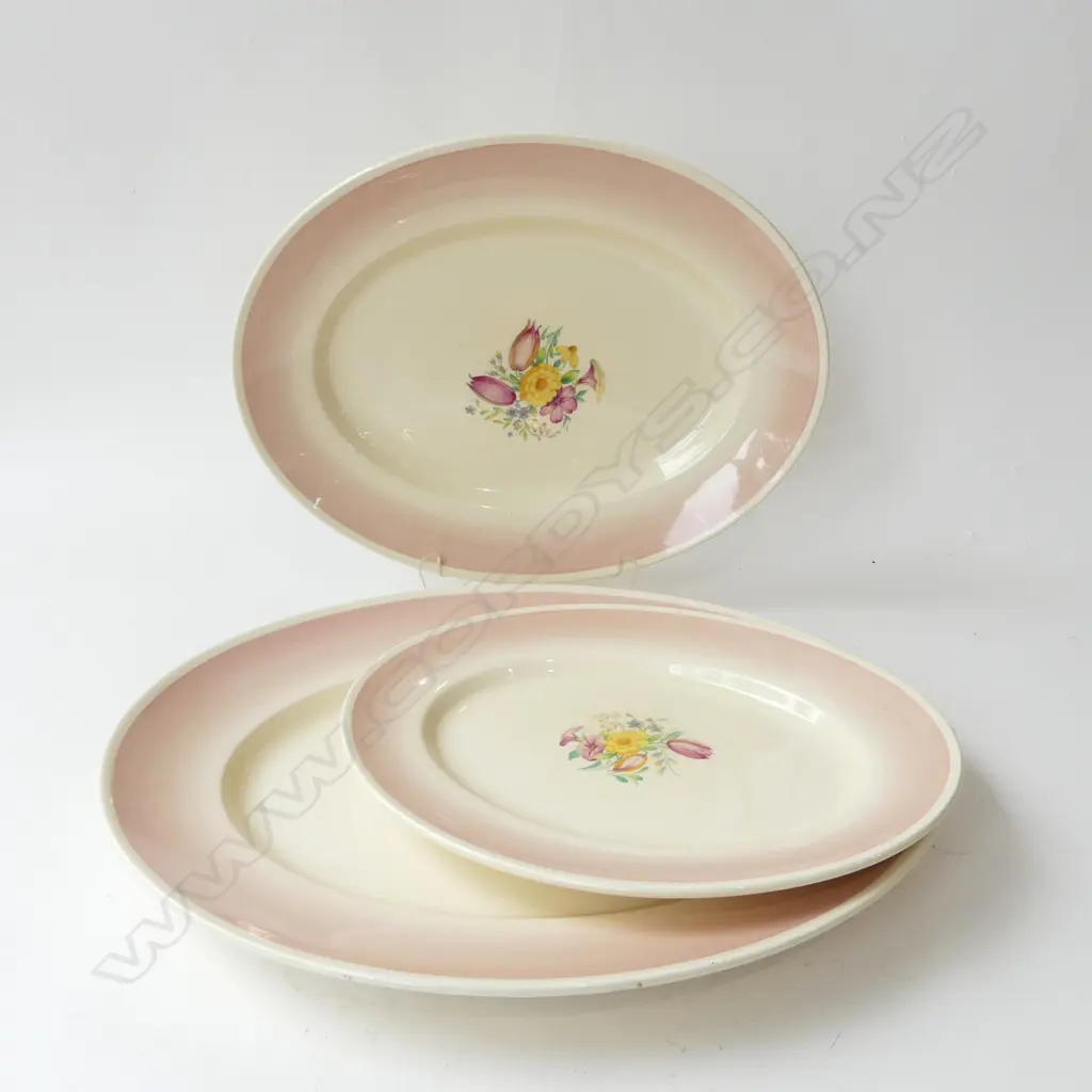 SET OF 3 SUSIE COOPER PINK ‘SWANSEA SPRAY’ PLATTERS, L.305MM-400MM Image 1++