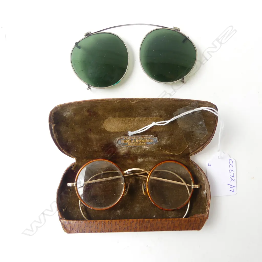 VINTAGE SPECTACLES IN CASE (DUNEDIN) & CLIP-ON SUN SHADE GLASSES  Image 1++