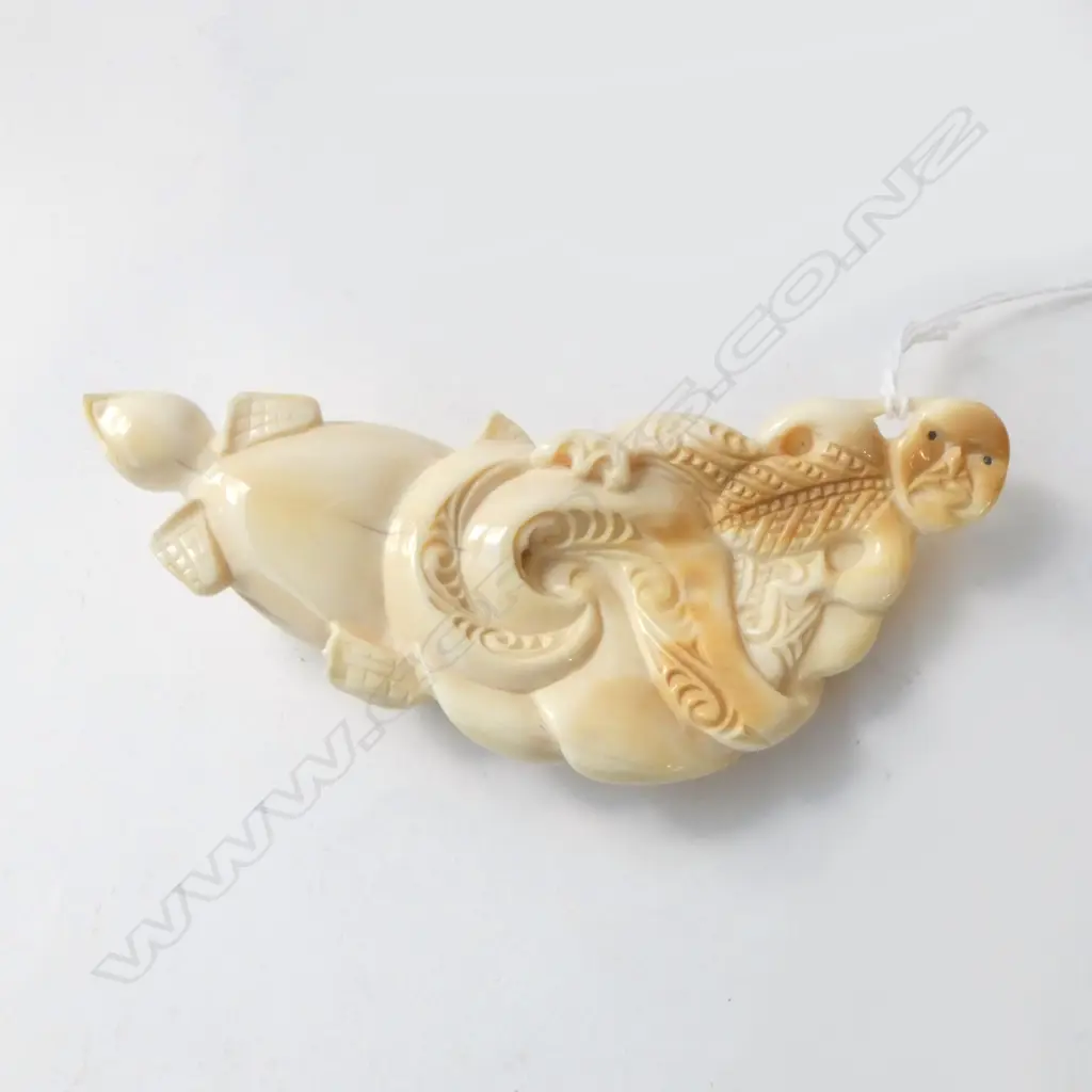 **RTV** CARVED SPERM WHALE TOOTH H.145mm Image 1++
