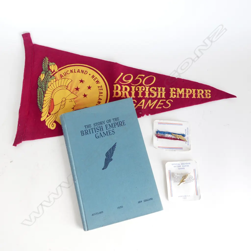 1950 AUCKLAND NZ BRITISH EMPIRE GAMES PENNANT FLAG, BOOK & 2 BADGES Image 1++