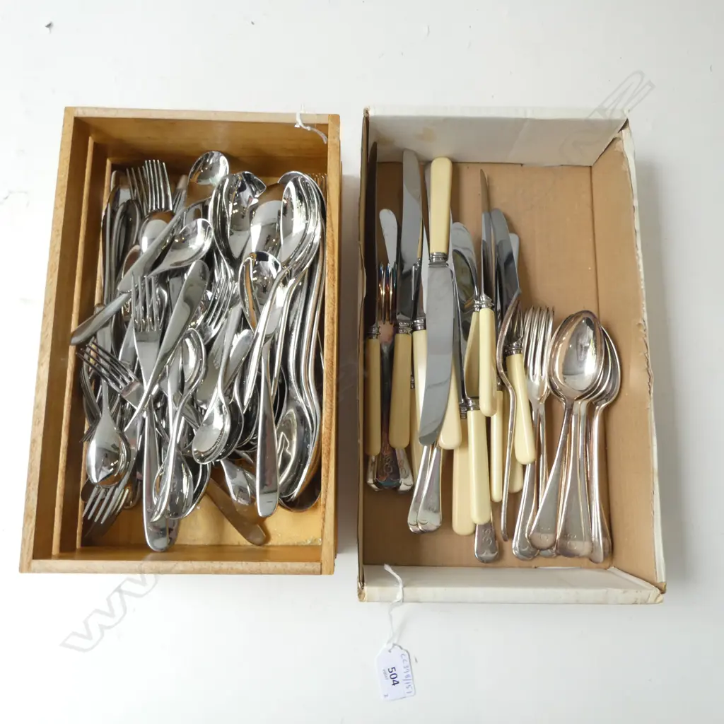 2 TRAYS OF MIXED CUTLERY  Image 1++