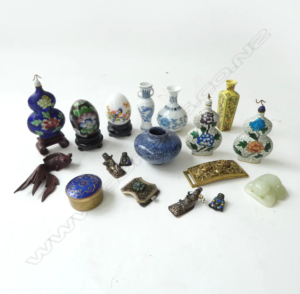 ASST. ORIENTAL ITEMS; 4 PCES CLOISONNE H.95mm etc Image 1++