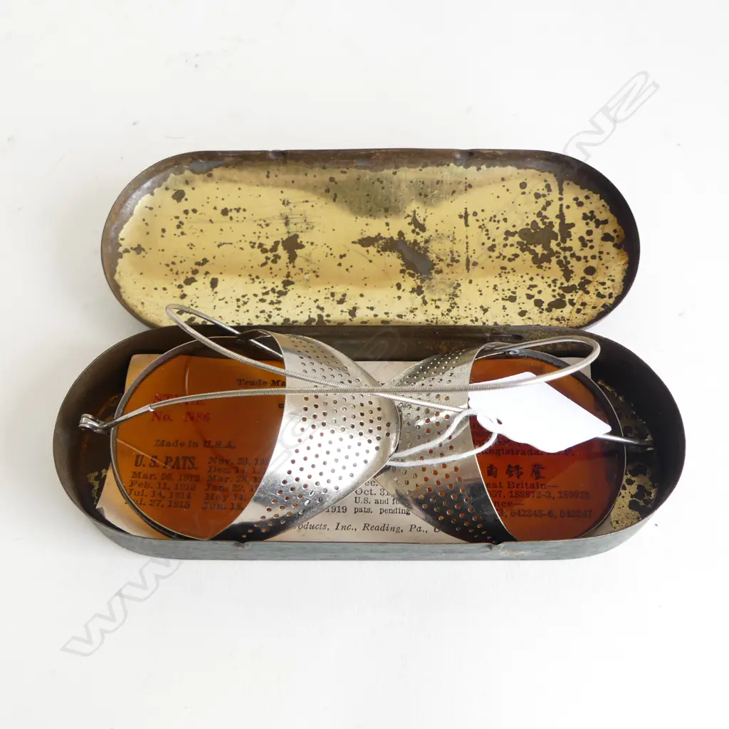 VINTAGE U.S.A 'WILSON GOGGLES' IN ORIGINAL CASE Image 1++