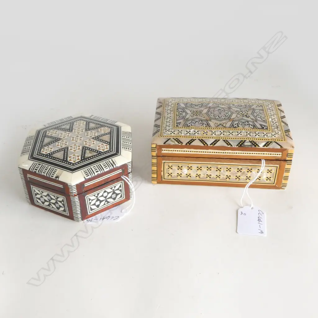 2 WOODEN MOSAIC TRINKET BOXES INLAID w. MOP, 120x90x50mm & 10x50mm Image 1++