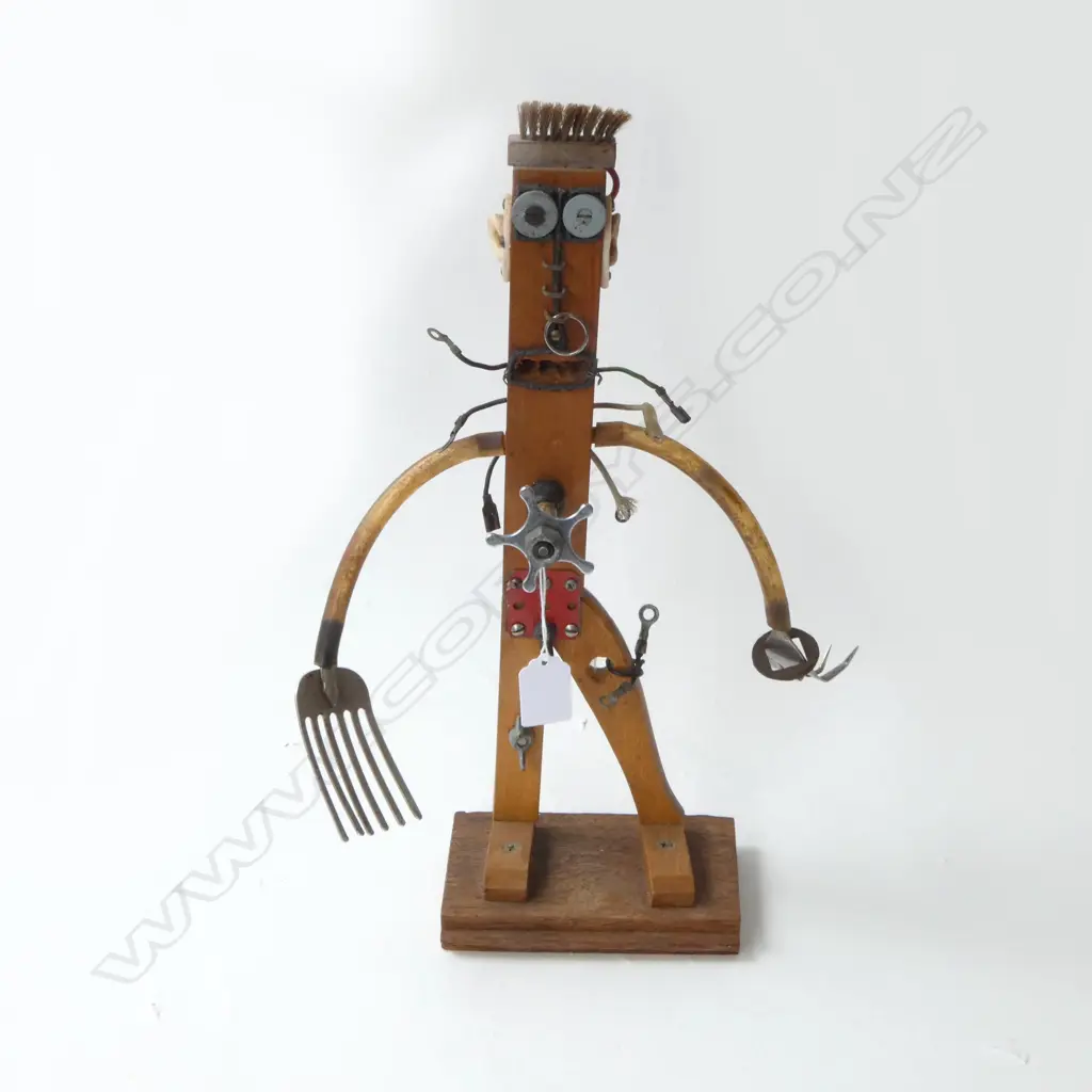ANDREW HALL JUNK ART ASSEMBLAGE ROBOT H390mm Image 1++