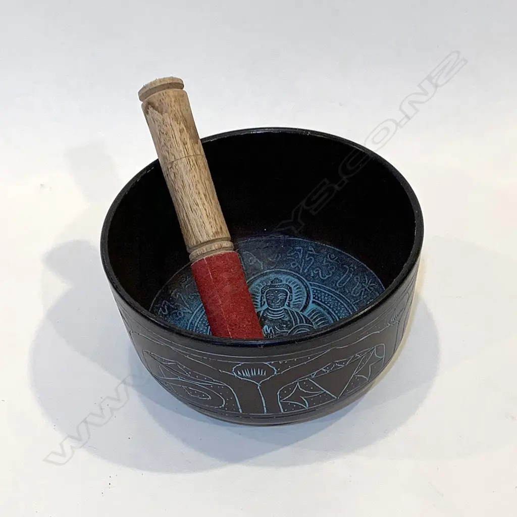 TIBETAN SINGING BOWL 180mm dia Image 1++