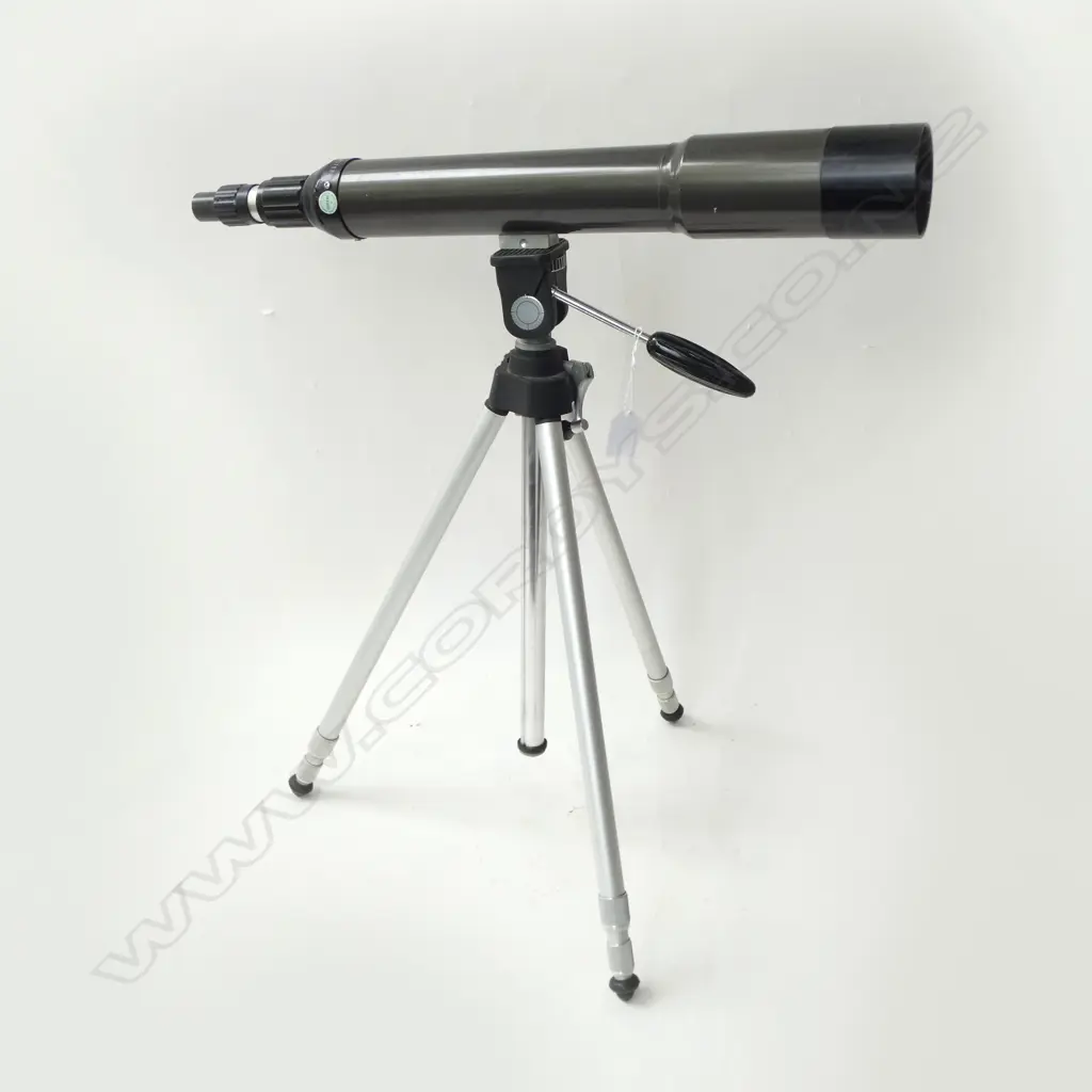SPORTMASTER TELESCOPE ON TRIPOD  Image 1++
