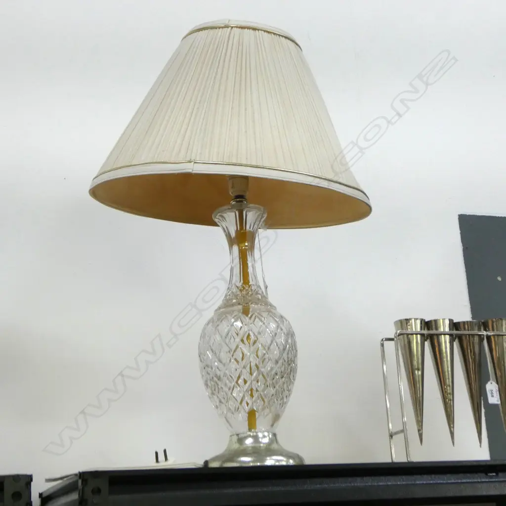 CUT GLASS TABLE LAMP w. SHADE H.520mm Image 1++