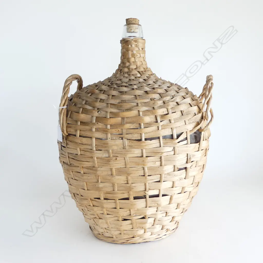 LG GLASS BOTTLE w. WOVEN COVER H.500mm Image 1++