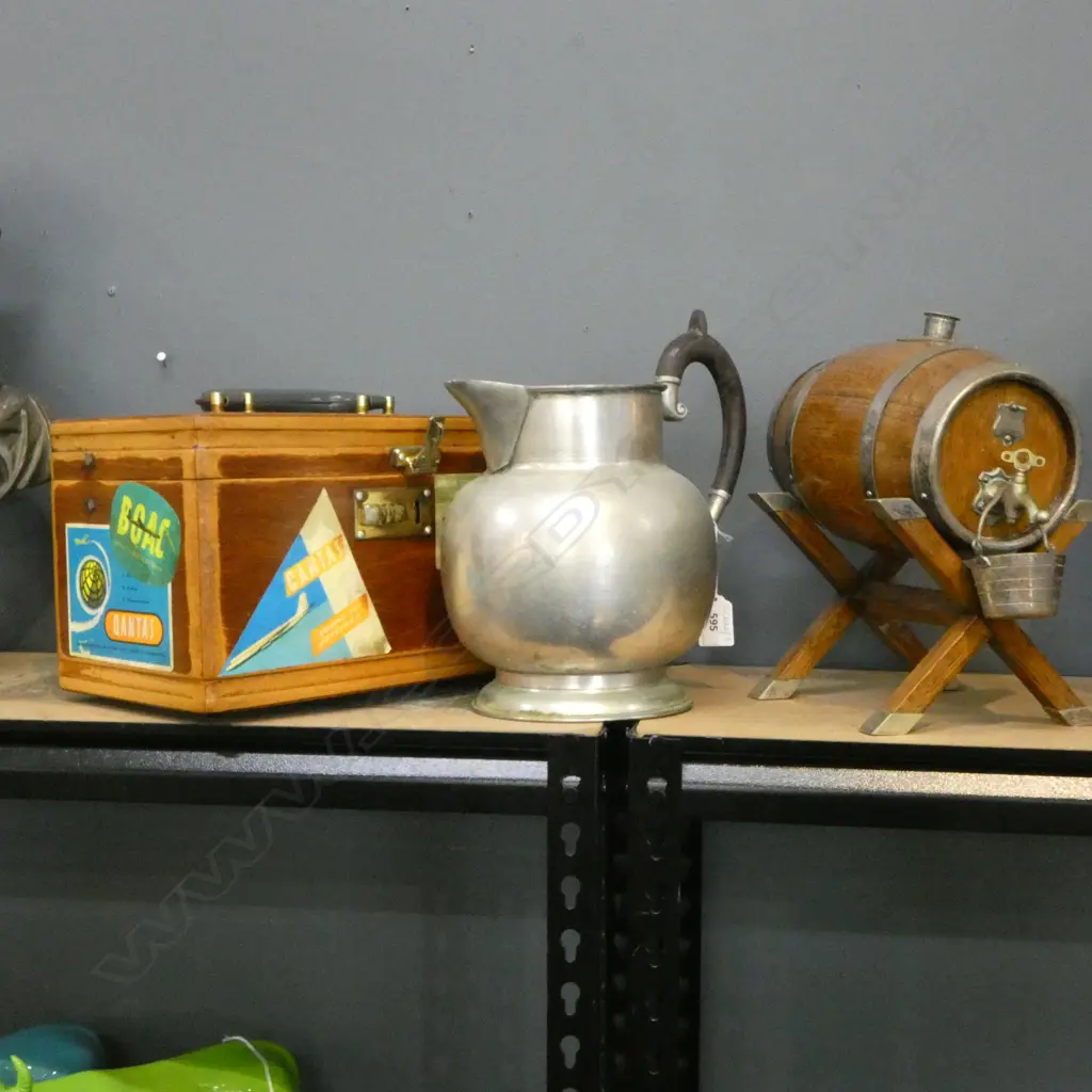 SILVER METAL JUG, OAK BARREL ON STAND, TRAVEL CASE W.300mm Image 1++
