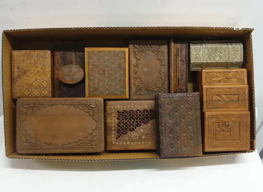 COLLECTION OF 12  TRINKET BOXES Image 1++