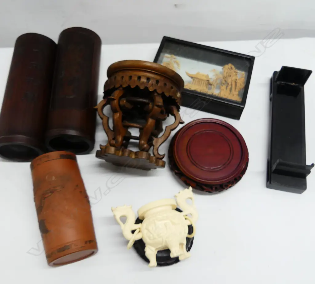2 CHINESE BAMBOO BRUSH POTS H220MM CORK CARVING  TERRACOTTA VASE H150MM DRAGON JAR ON STAND & 2 CHINESE WOOD STANDS Image 1++