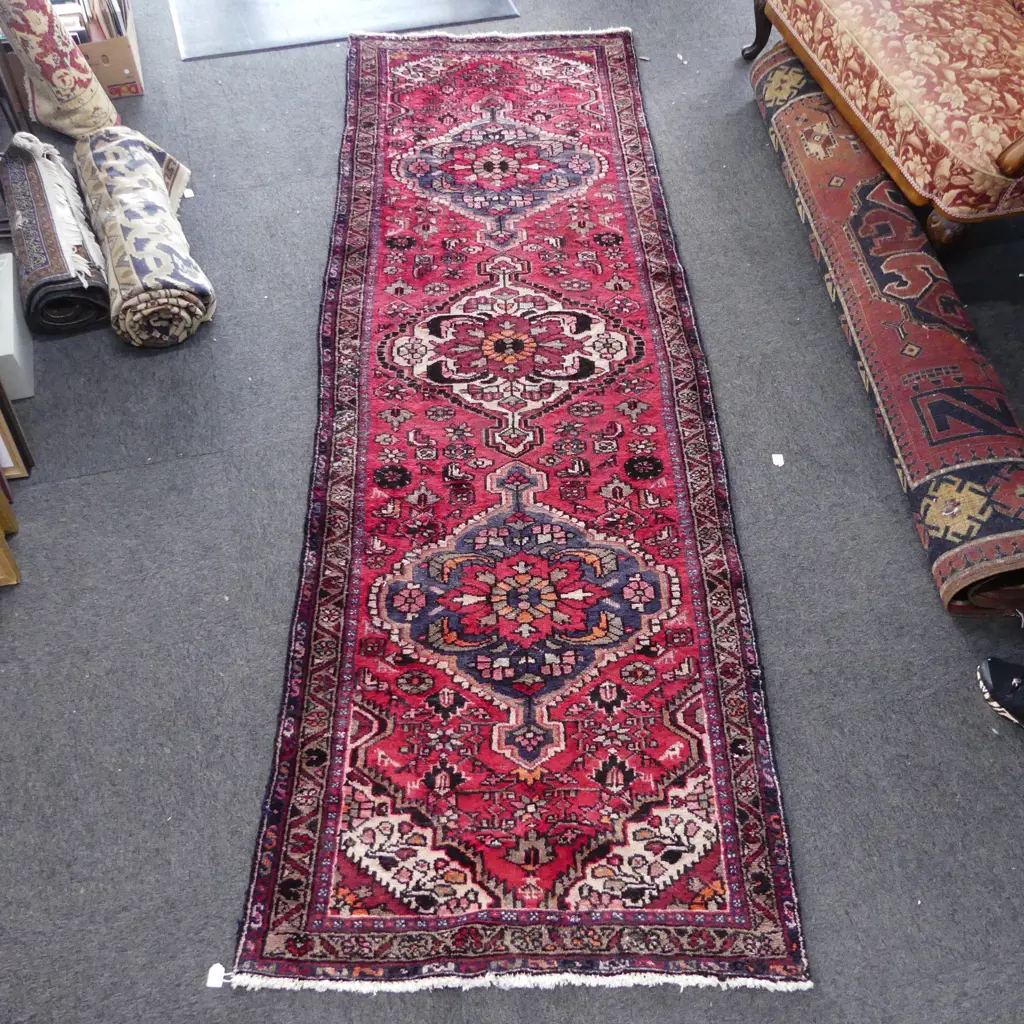 VINTAGE PERSIAN BAKHTIYARI RUNNER, 980 x 3050mm, WEAR Image 1++