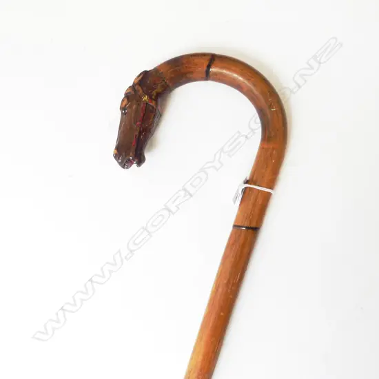 VINTAGE WALKING STICK w. CARVED HORSE HEAD HANDLE
