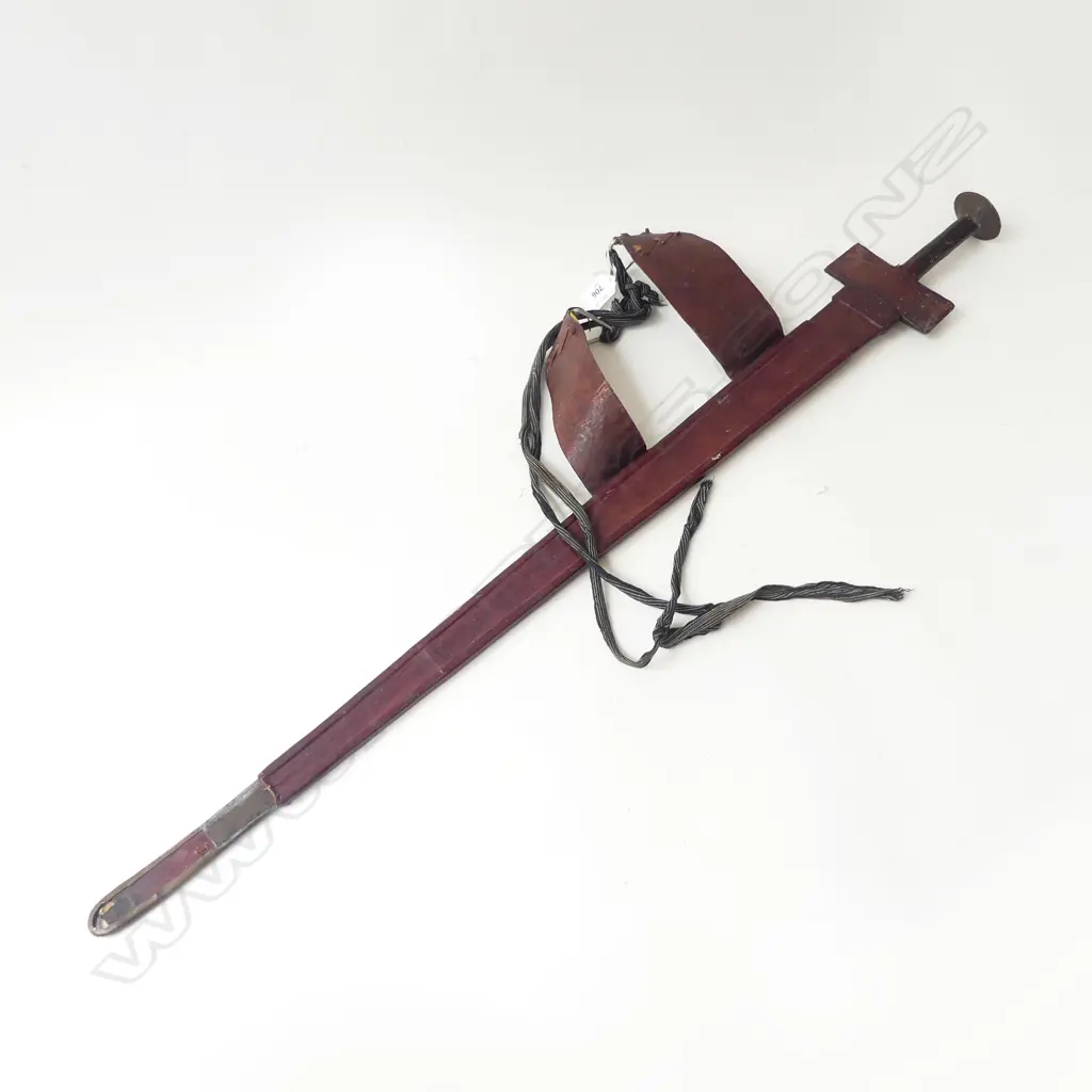 VINTAGE SWORD IN LEATHER SCABBARD L.950mm Image 1++