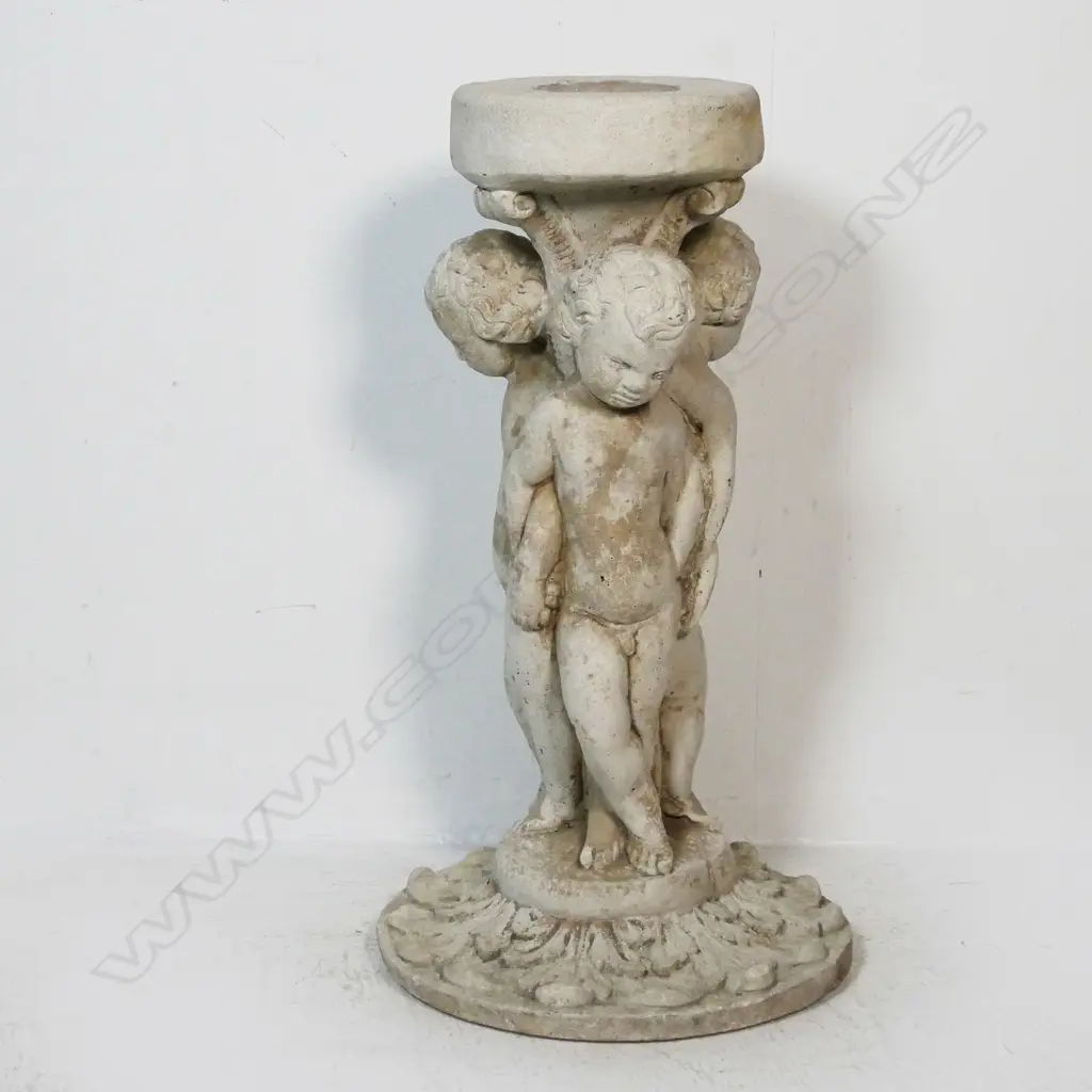 CAST CONCRETE GARDEN ORNAMENT w. 3 CHERUB FIGURES H.630mm Image 1++