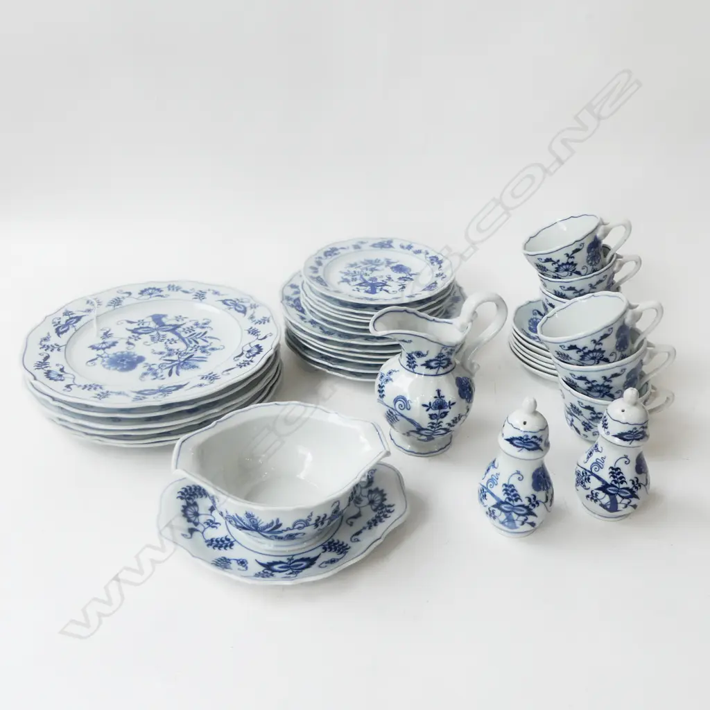 34PC BLUE DANUBE DINNER SET - 6 DINNER PLATES, 6 LUNCH PLATES, 6 C.S.P, GRAVY BOAT, S&P, JUG  Image 1++