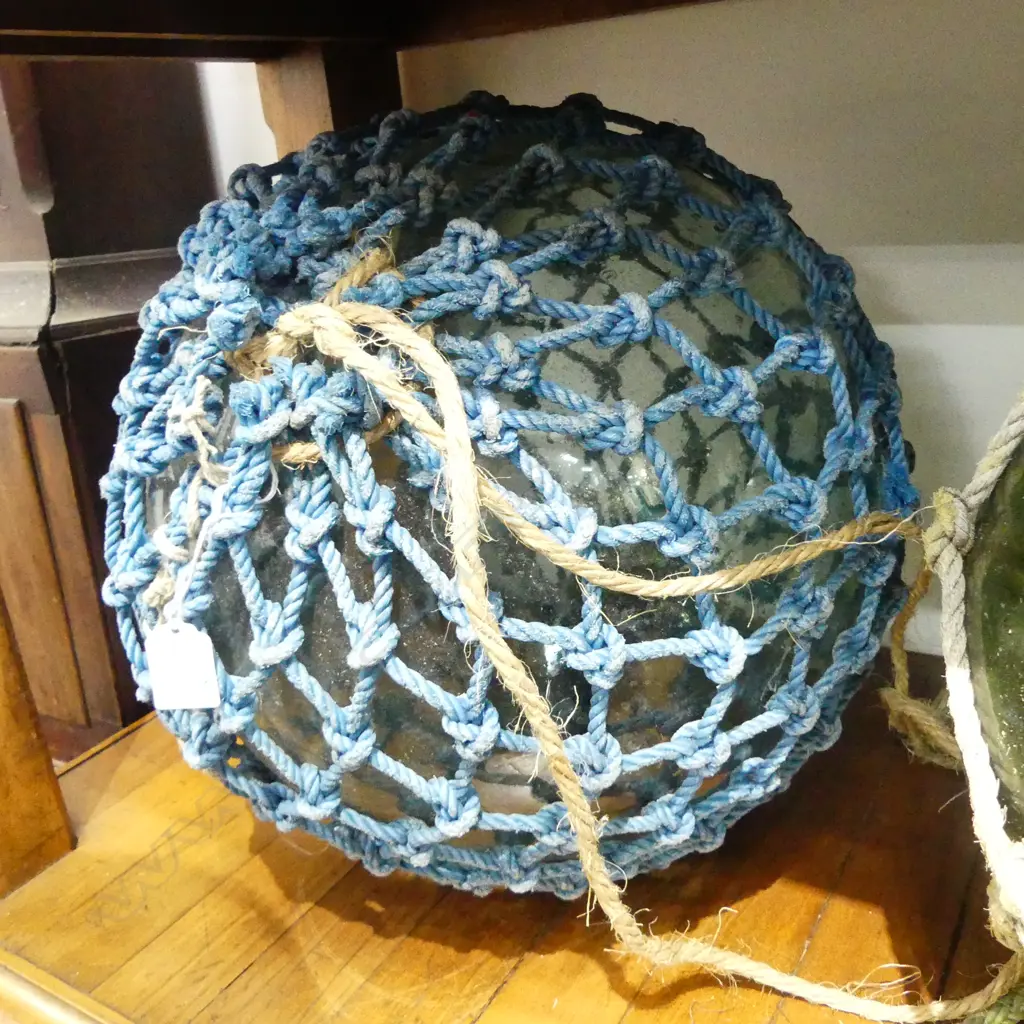 GLASS BALL FISHING FLOAT w. NETTING 370mm dia Image 1++