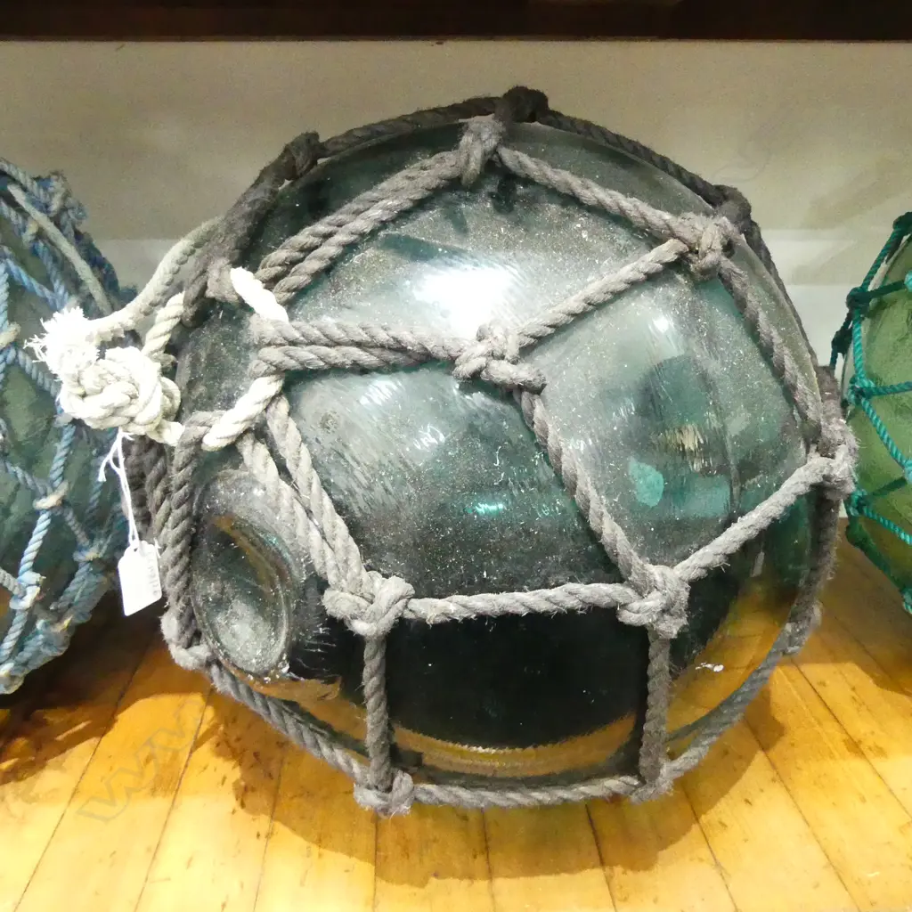 GLASS BALL FISHING FLOAT w. NETTING 370mm dia Image 1++