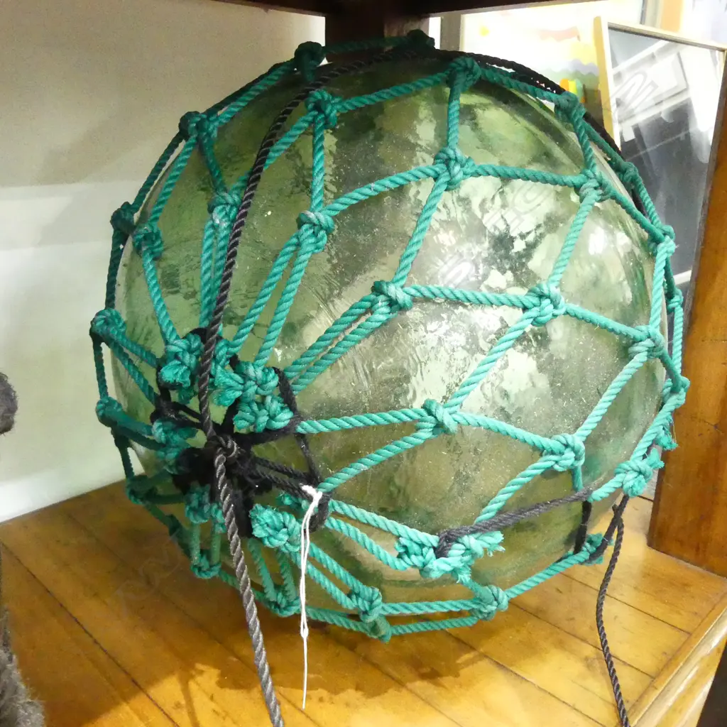 GLASS BALL FISHING FLOAT w. NETTING 370mm dia Image 1++