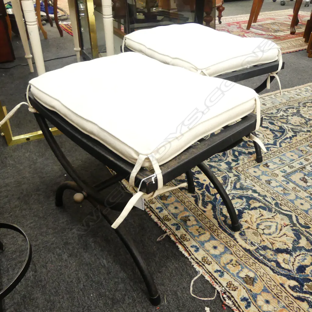 PR BLACK METAL X STOOLS w. CUSHION 510x360x450mm Image 1++