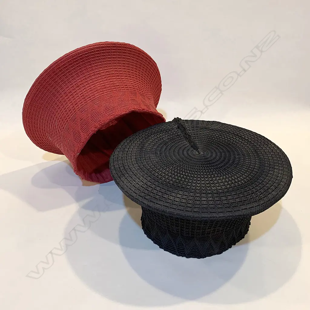 2 VINTAGE WOVEN ZULU HATS 290mm dia Image 1++