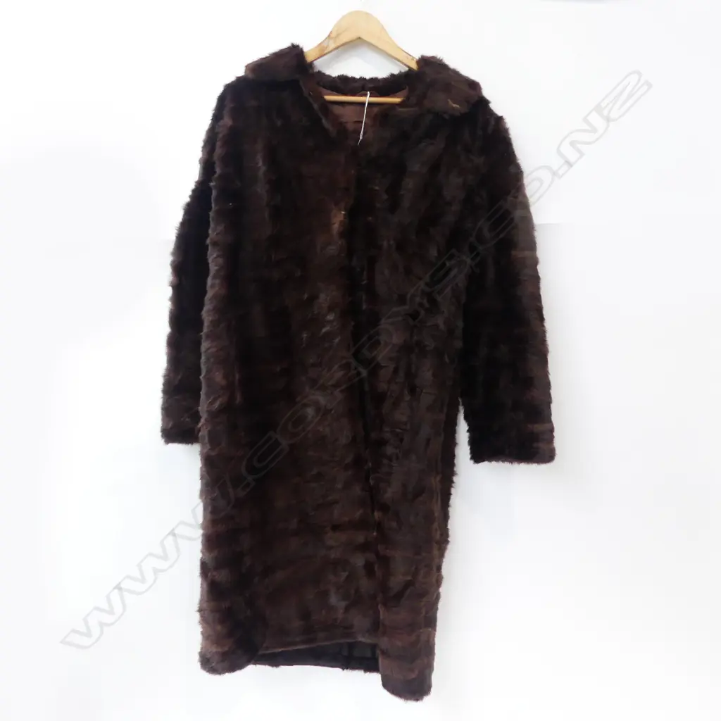 FUR COAT Image 1++