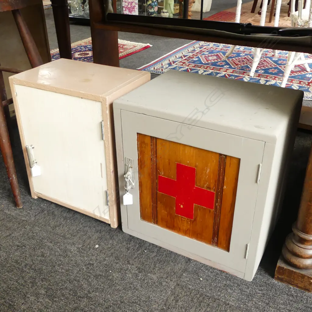 VINTAGE FIRST AID CABINET w. OTHER CABINET 390x290x405mm  Image 1++
