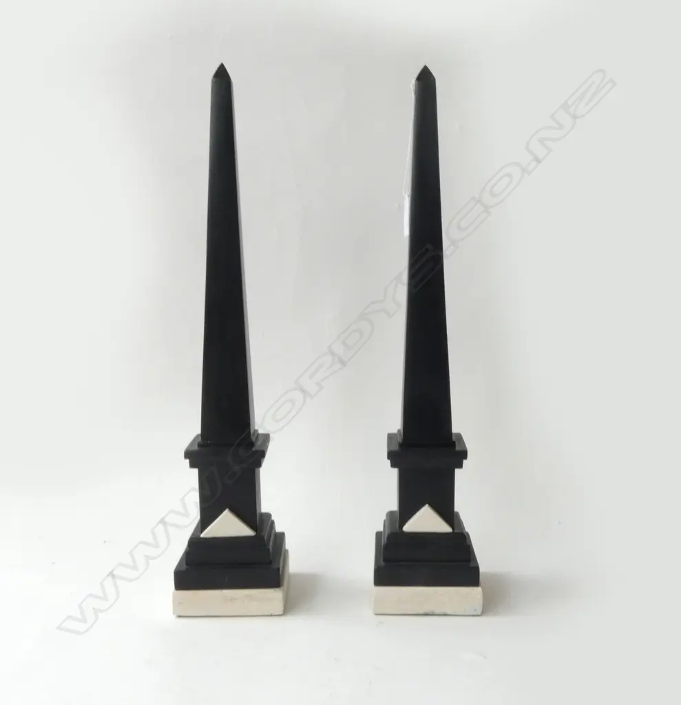 PR EBONISED OBELISKS H.470mm Image 1++
