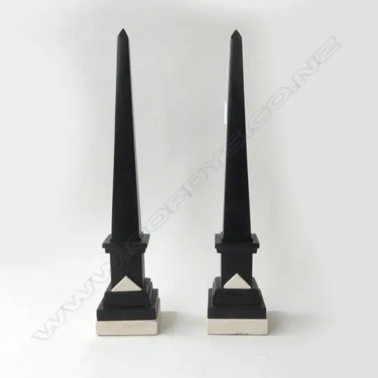 PR EBONISED OBELISKS H.470mm