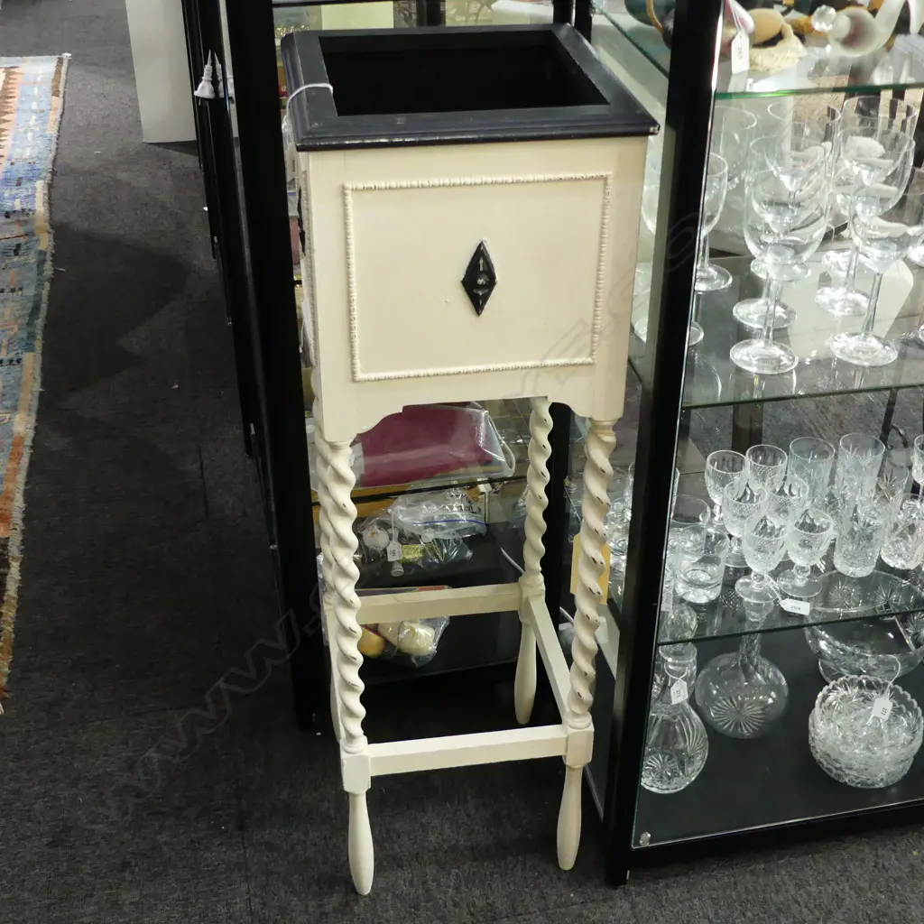 PAINTED BARLEY TWIST PLANT STAND 340x340x1075mm Image 1++