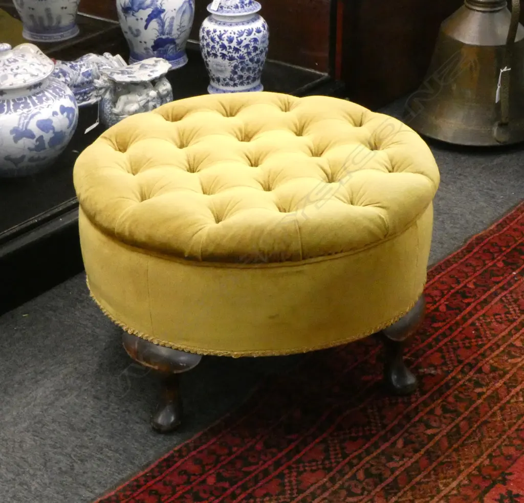 UPHOLSTERED OTTOMAN H.360 Dia.600mm Image 1++