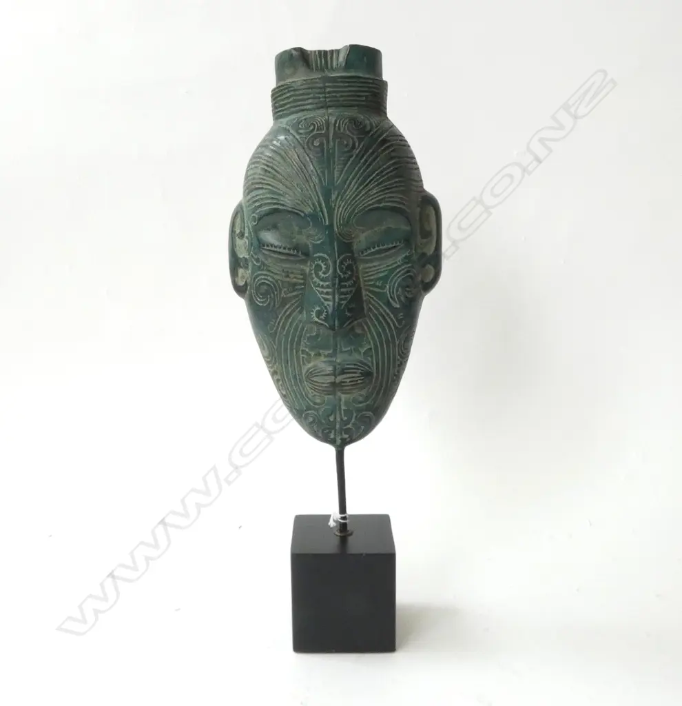 BRONZE MAORI MASK ON STAND H.405mm Image 1++