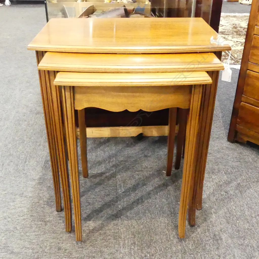 3 MAHOGANY NESTING TABLES W.485mm Image 1++