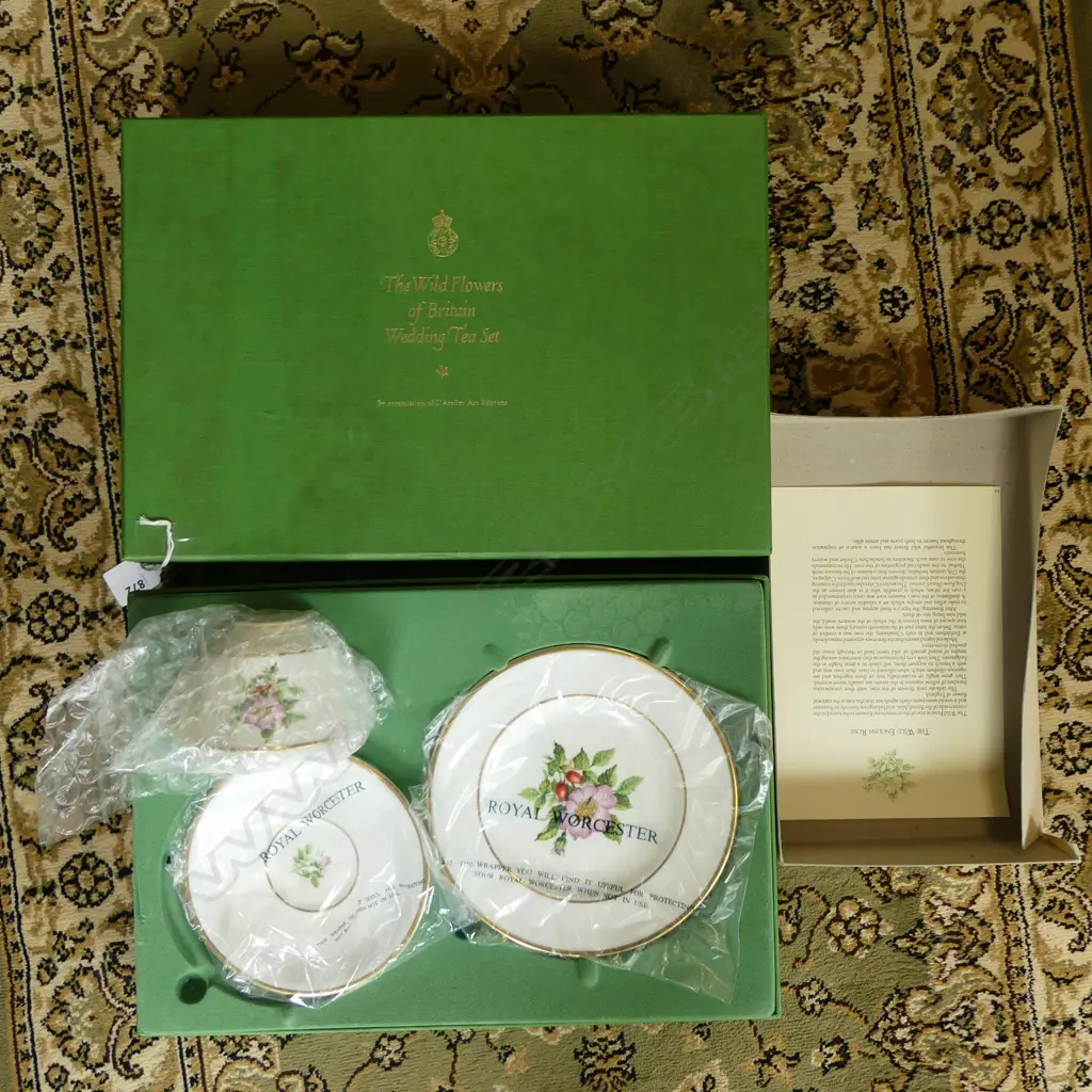 BOXED (FAULT) ROYAL WORCESTER 'WILD FLOWERS OF BRITAIN WEDDING TEA SET' WILD ENGLISH ROSE TEACUP & SAUCER Image 1++