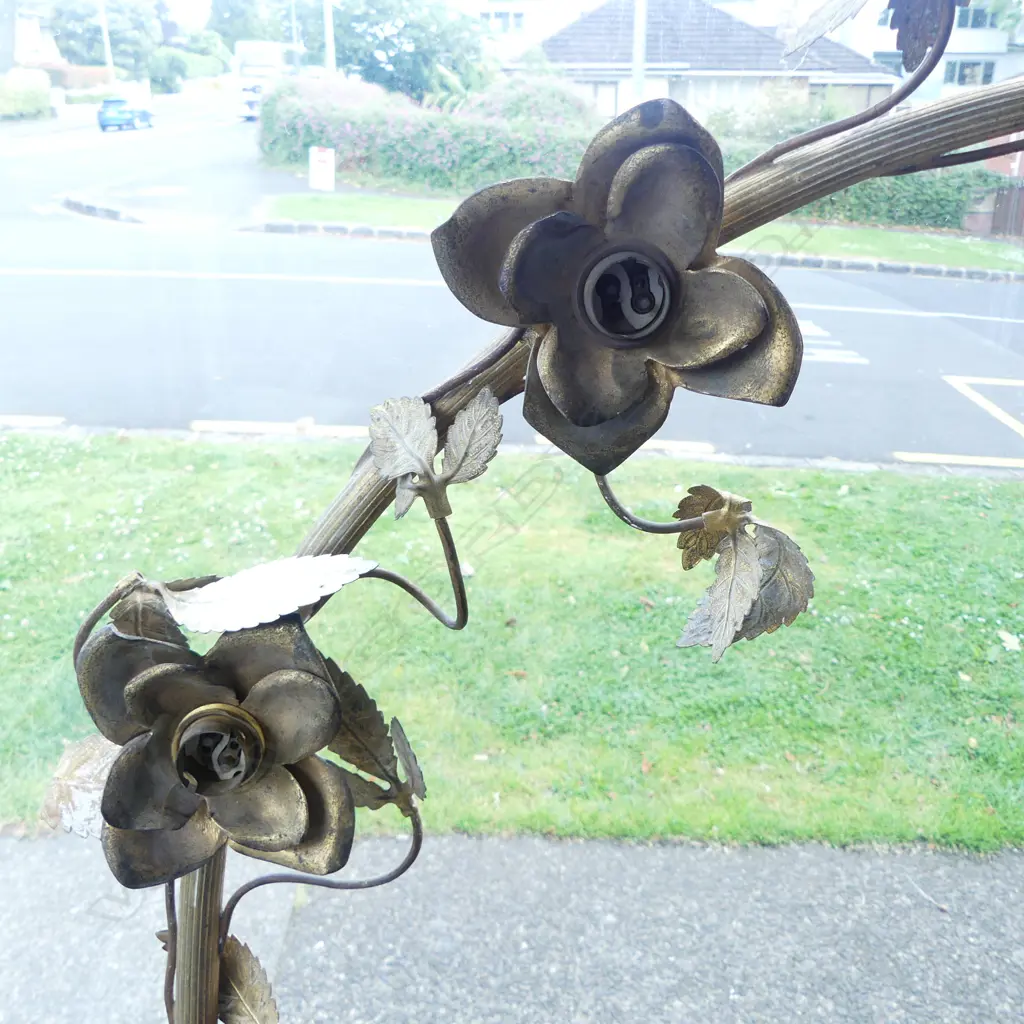 LARGE BRASS GARDEN ORNAMENT; Roses w. sockets for bulb Image 1++