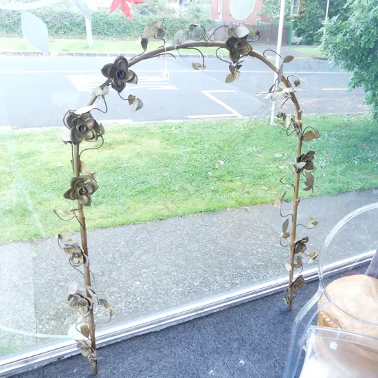 LARGE BRASS GARDEN ORNAMENT; Roses w. sockets for bulb
