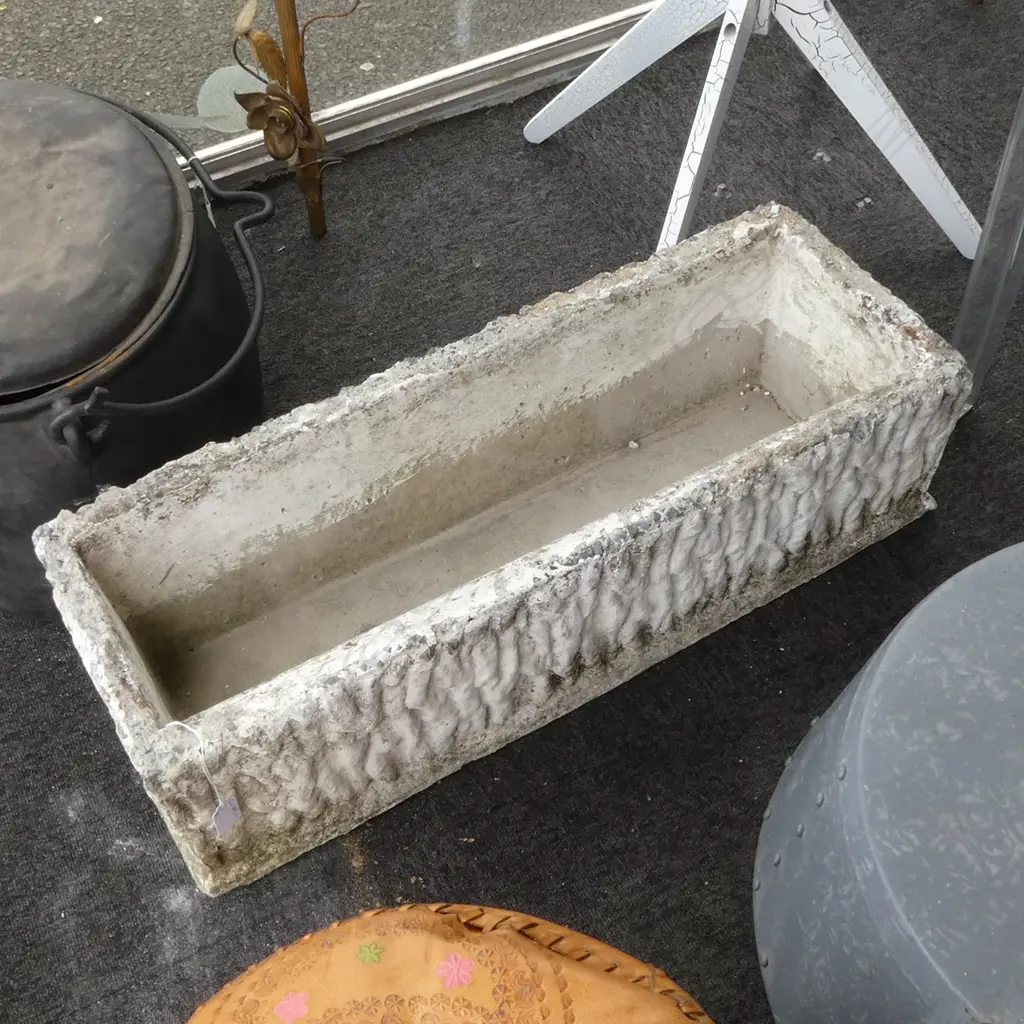 PR WHITE CONCRETE PLANTERS 770x300x325mm Image 1++