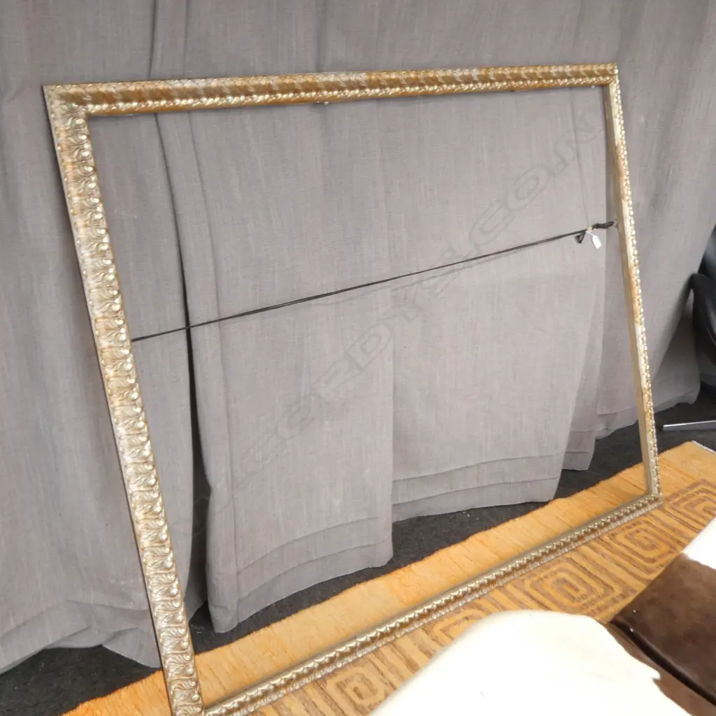 LG EMPTY FRAME 1325x1640mm Image 1++