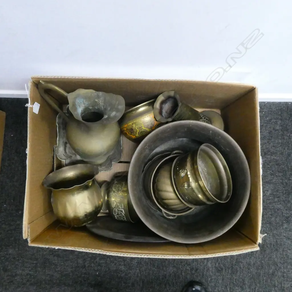 LARGE BOX OF BRASS JARDINIERES PLANTERS JUG VASES ETC Image 1++