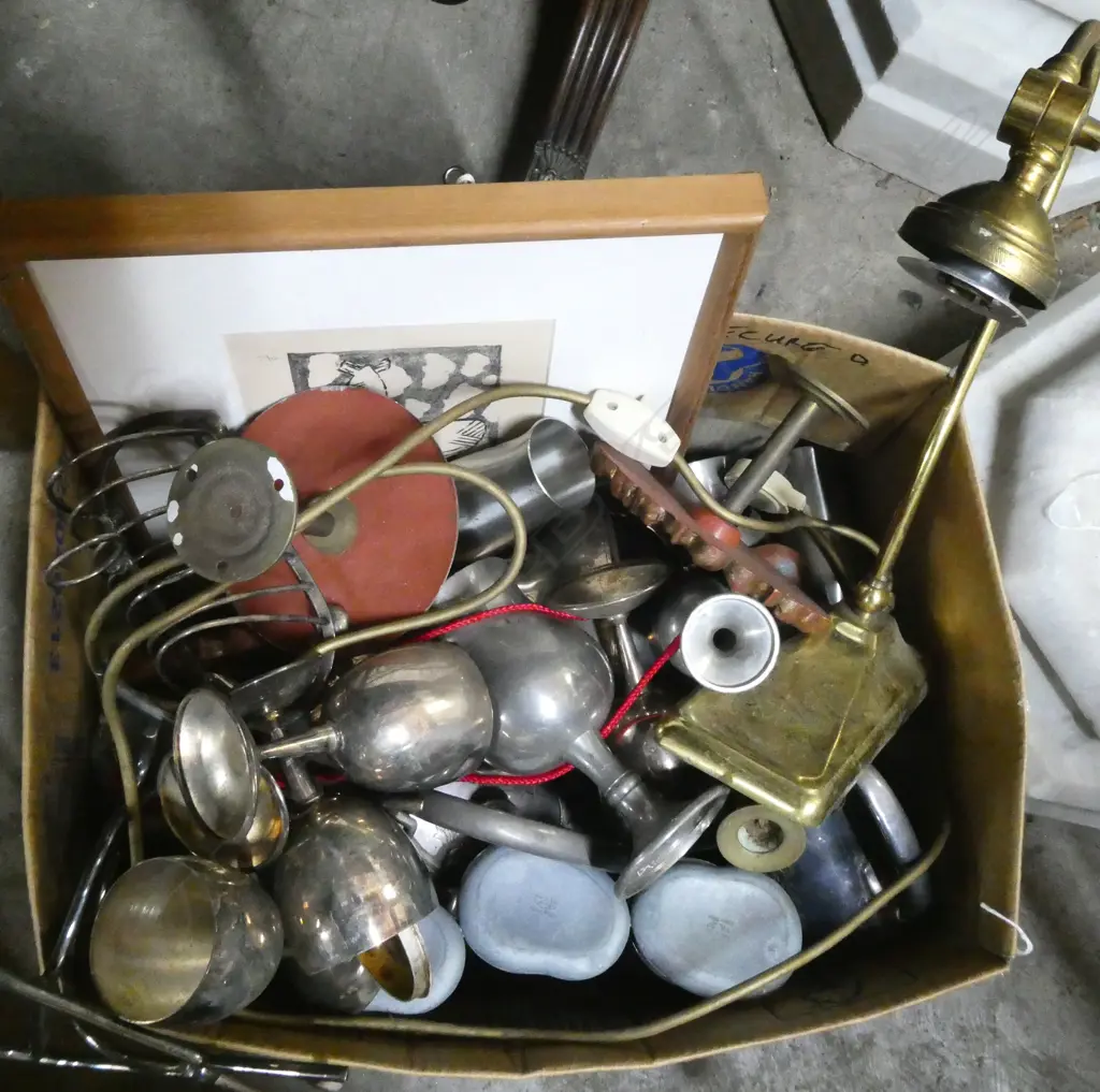 ASST. EP, BRASS LIGHT FITTING, ETC Image 1++