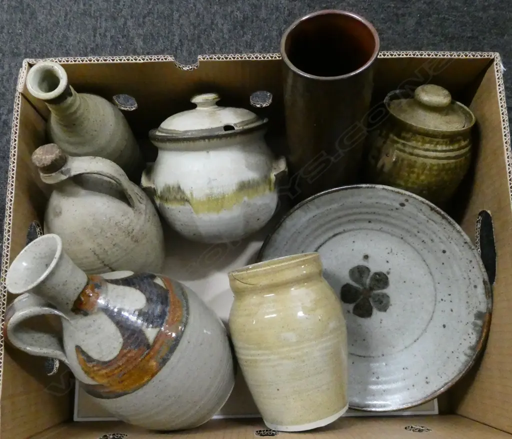 ASST POTTERY PCES; NZ & INTERNATIONAL (FAULTS) Image 1++
