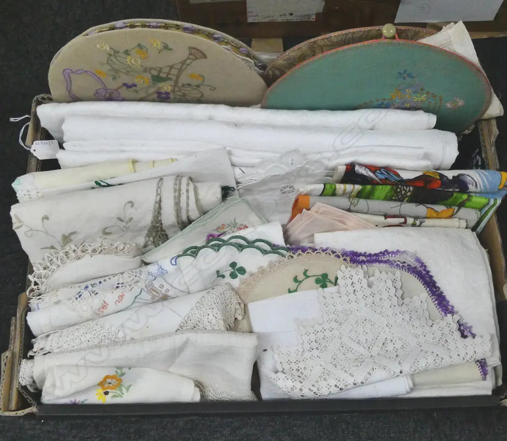 COLLECTION OF 3 IRISH LINEN TABLE CLOTHES DOILIES  TEATOWELS ETC Image 1++
