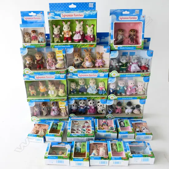LG COLLECTION OF ASSORTED SYLVANIAN FAMILIES, BOXED, AS NEW