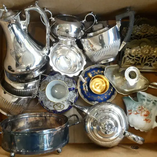 BOX OF MIXED EP CHINA BRASS ETC