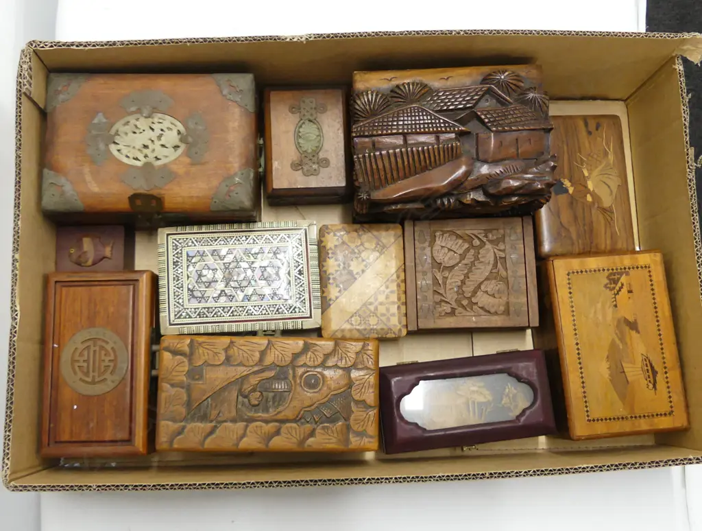 COLLECTION OF 12  TRINKET BOXES Image 1++