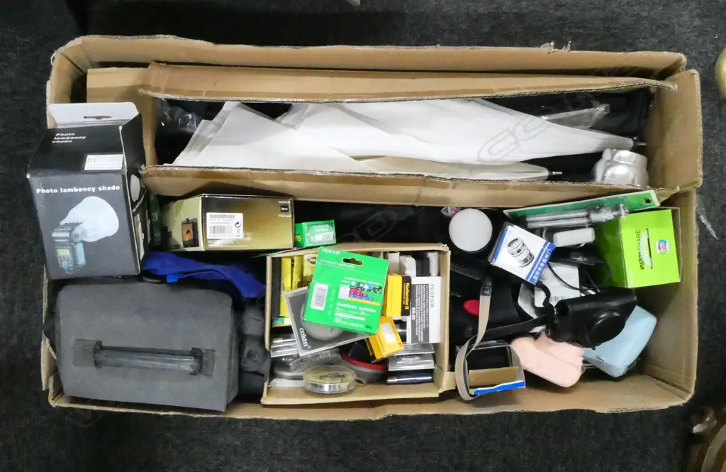 ASST. CAMERAS / PHOTOGRAPHY ACCESSORIES Image 1++