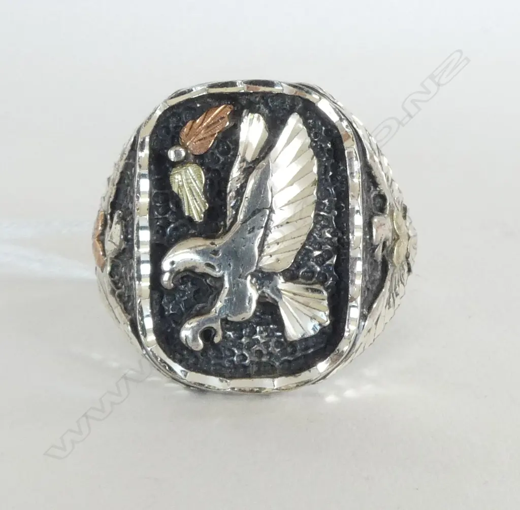 GENT'S LG 12ct & SILVER EAGLE RING, 15gm (CD117798)  size Z+2 Image 1++