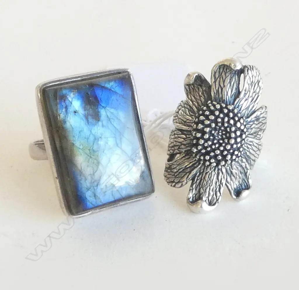 STG SILVER FLOWER FORM COCKTAIL RING w. STG? LABRADITE RING  SIZE O & V Image 1++