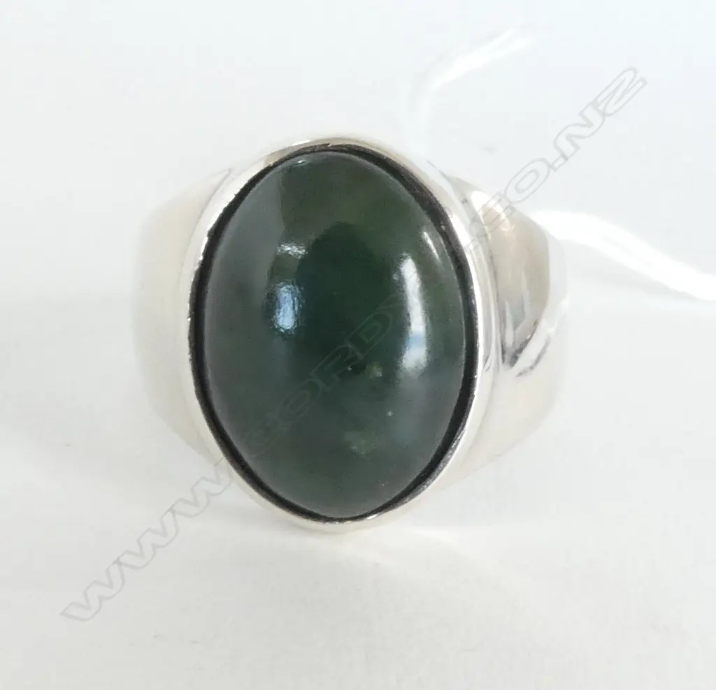 SILVER & POUNAMU GENT'S RING, 8gm, SIZE U (CD6315) Image 1++